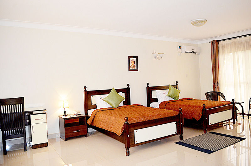 קמפאלה Marie'S Royale Hotel מראה חיצוני תמונה